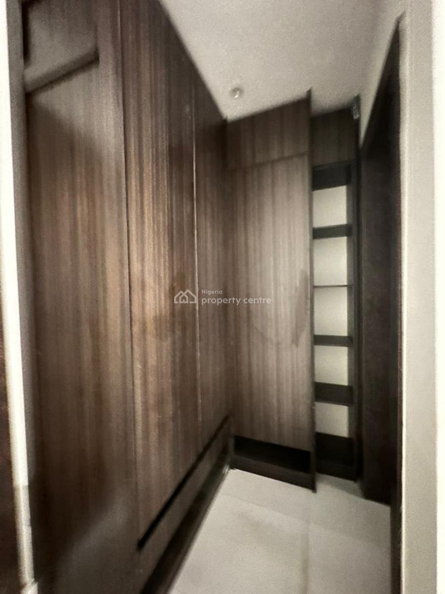 Beautifully Built 2 Bedroom Apartment with Gym and Elevator, Lekki Phase One, Lekki, Lagos, House for Rent