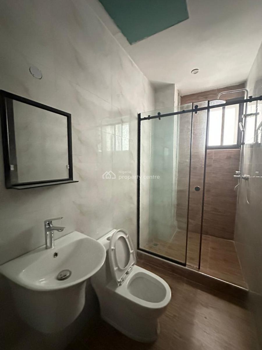 Beautifully Built 2 Bedroom Apartment with Gym and Elevator, Lekki Phase One, Lekki, Lagos, House for Rent