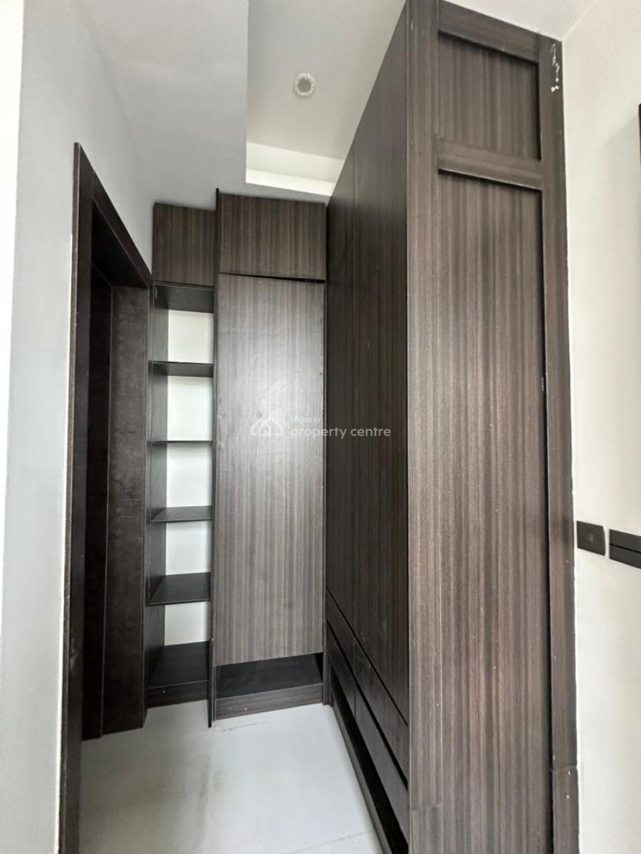 Beautifully Built 2 Bedroom Apartment with Gym and Elevator, Lekki Phase One, Lekki, Lagos, House for Rent