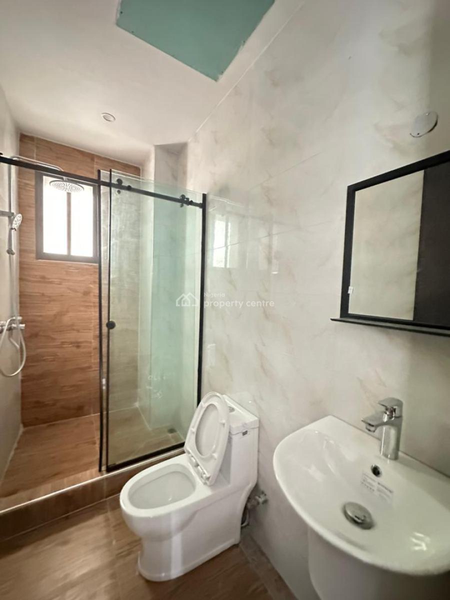 Beautifully Built 2 Bedroom Apartment with Gym and Elevator, Lekki Phase One, Lekki, Lagos, House for Rent