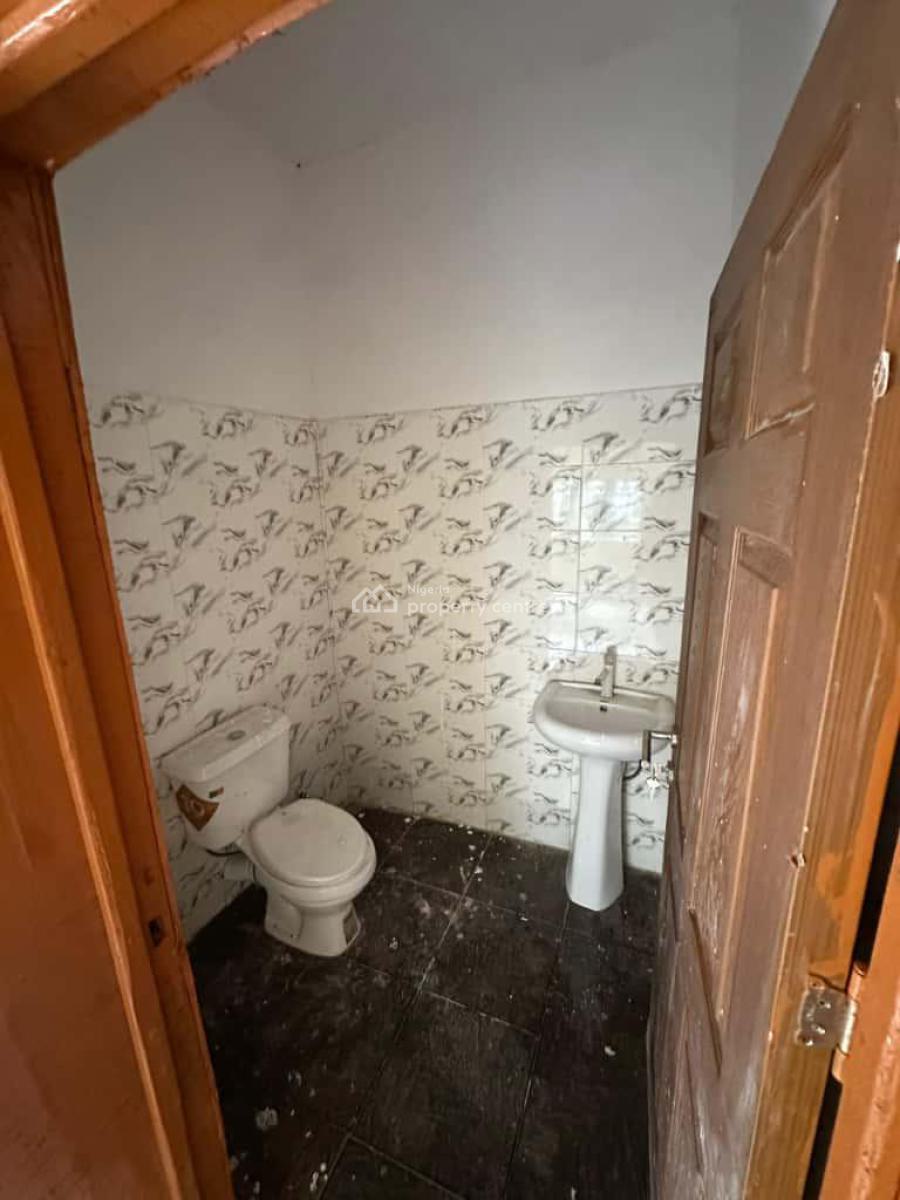 Spacious 2bedroom, Ologolo, Lekki, Lagos, Flat / Apartment for Rent