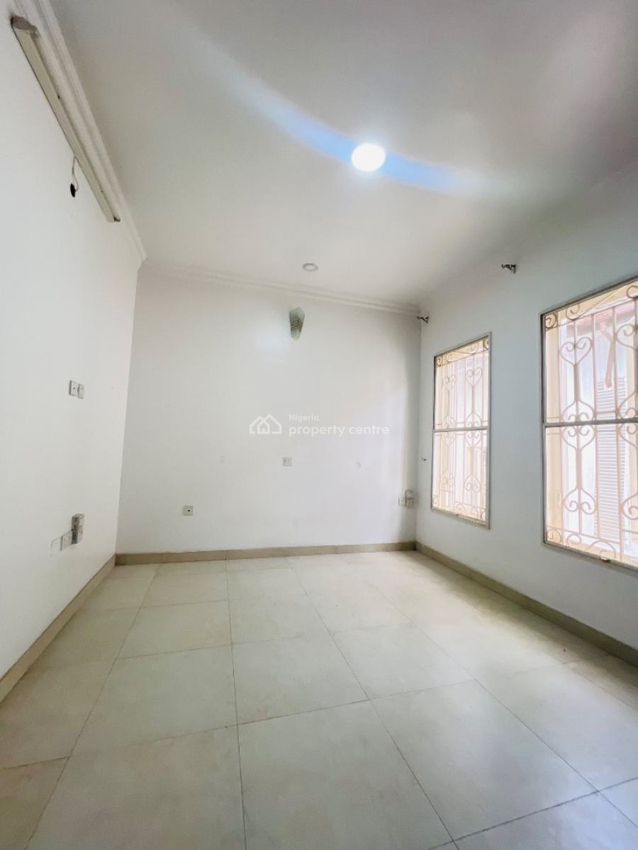 Well Built 2bedroom Apartment, Lekki Phase 1, Lekki, Lagos, Flat / Apartment for Rent