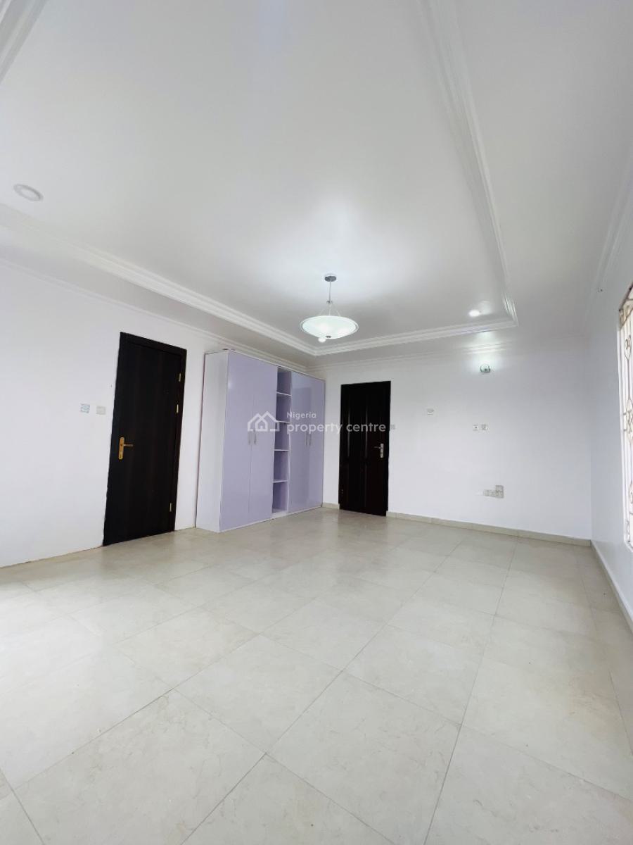 Well Built 2bedroom Apartment, Lekki Phase 1, Lekki, Lagos, Flat / Apartment for Rent