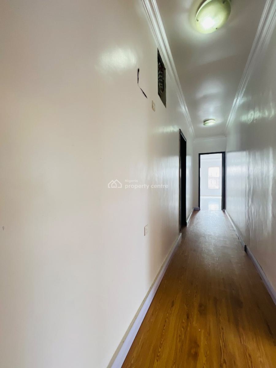 Well Built 2bedroom Apartment, Lekki Phase 1, Lekki, Lagos, Flat / Apartment for Rent