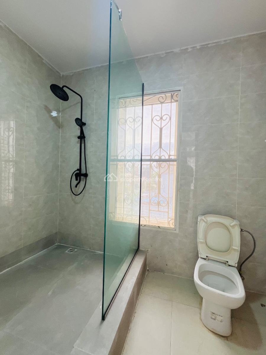 Well Built 2bedroom Apartment, Lekki Phase 1, Lekki, Lagos, Flat / Apartment for Rent