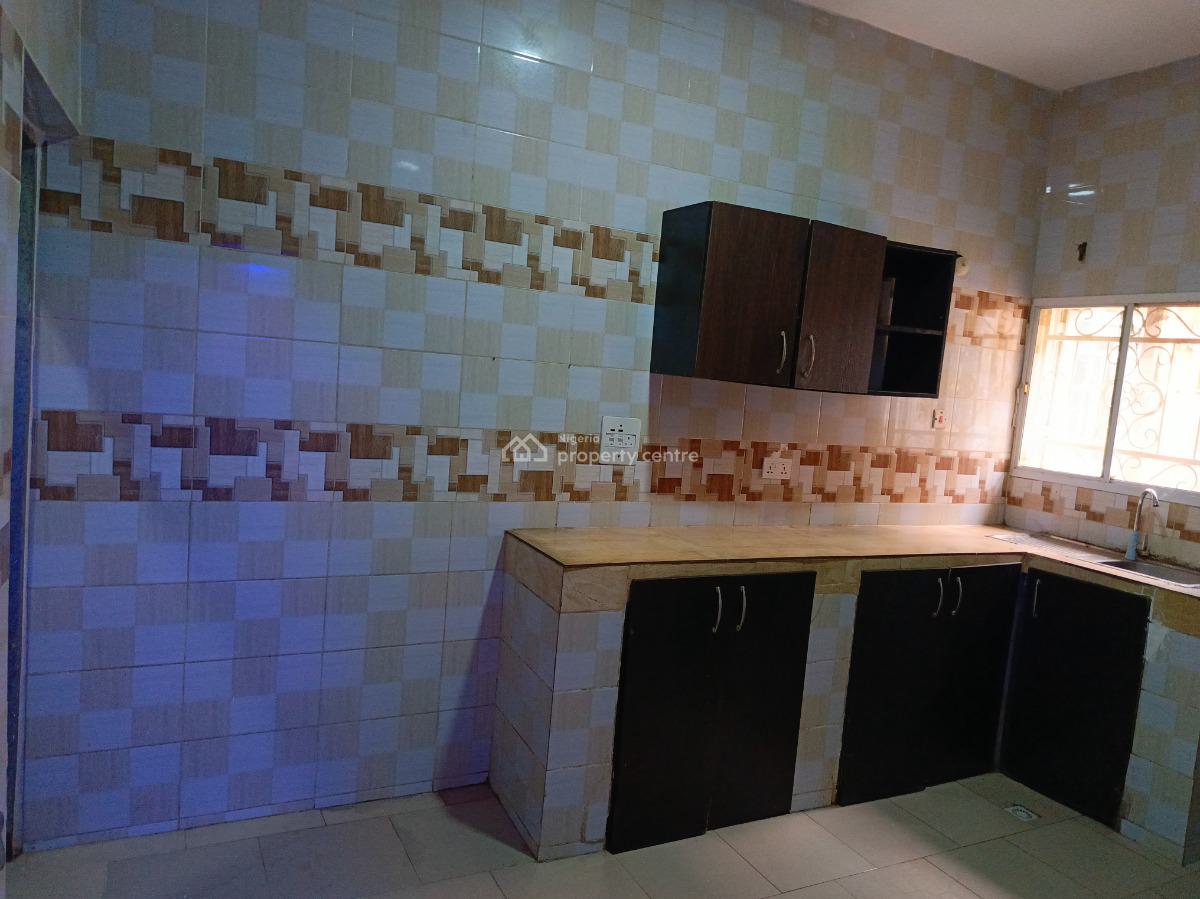 Clean 2 Bedroom Flat, Kubwa Fo1 Kubwa, Fo1 Layout, Kubwa, Abuja, Flat / Apartment for Rent