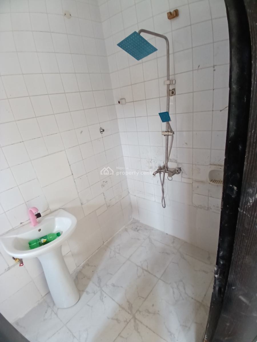 Well Renovated 2 Bedroom Block of Flat, Asokoro Abuja Diplomatic Zone, Asokoro District, Abuja, House for Rent
