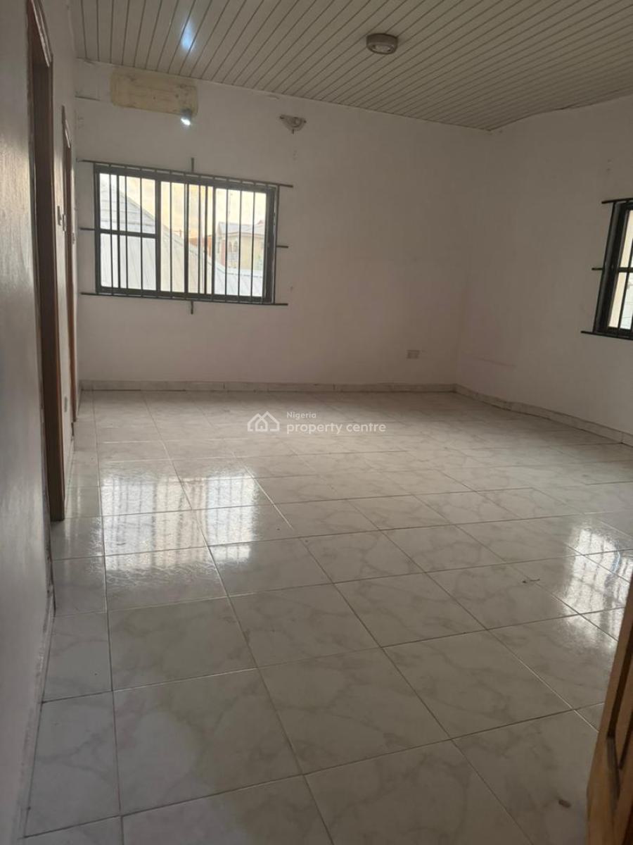 Very Spacious 3 Bedroom Flat, Thomas Estate, Ajah, Lagos, Flat / Apartment for Rent