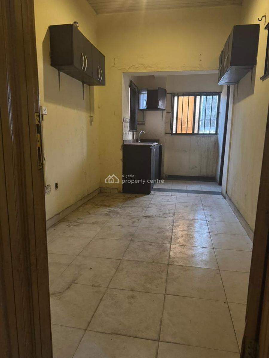 Very Spacious 3 Bedroom Flat, Thomas Estate, Ajah, Lagos, Flat / Apartment for Rent