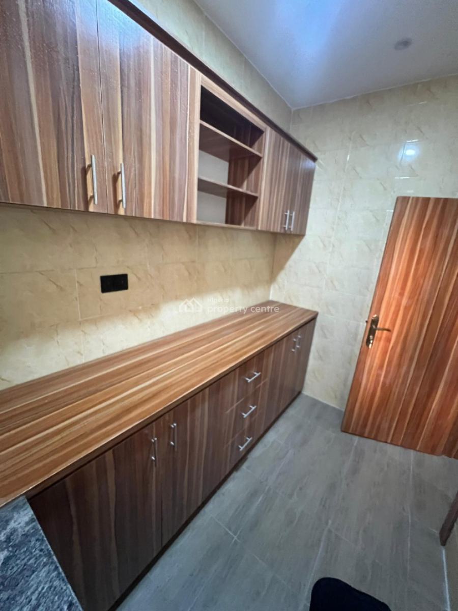 Lovely 2bedroom Flat, Off Admiralty Way, Lekki Phase 1, Lekki, Lagos, Flat / Apartment for Rent