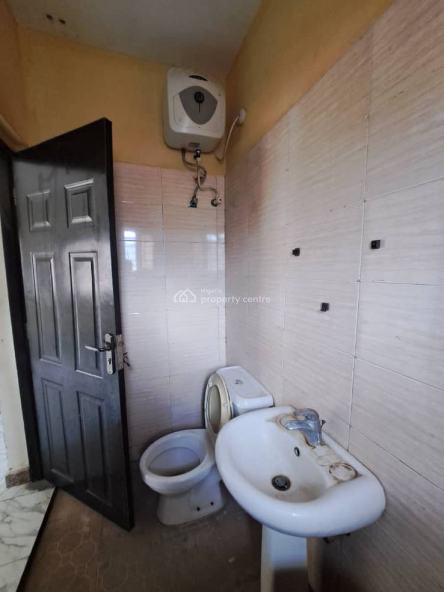 Luxury and Spacious 3bed Flat Upstairs Readily Available, Secured Place Next to Elegushi., Ikate Elegushi, Lekki, Lagos, Flat / Apartment for Rent