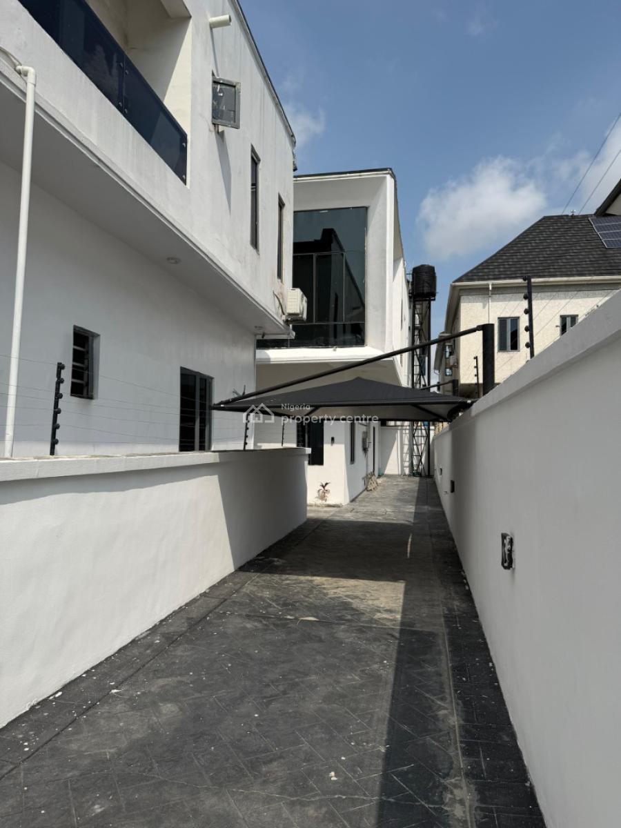 Distress 4 Bedroom Semi-detached Duplex with Bq, Best Buy in The Market Within a Gated Estate in Chevron Drive,chevron, Lekki, Lagos, Semi-detached Duplex for Sale