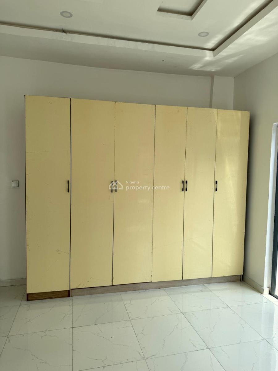 Distress 4 Bedroom Semi-detached Duplex with Bq, Best Buy in The Market Within a Gated Estate in Chevron Drive,chevron, Lekki, Lagos, Semi-detached Duplex for Sale