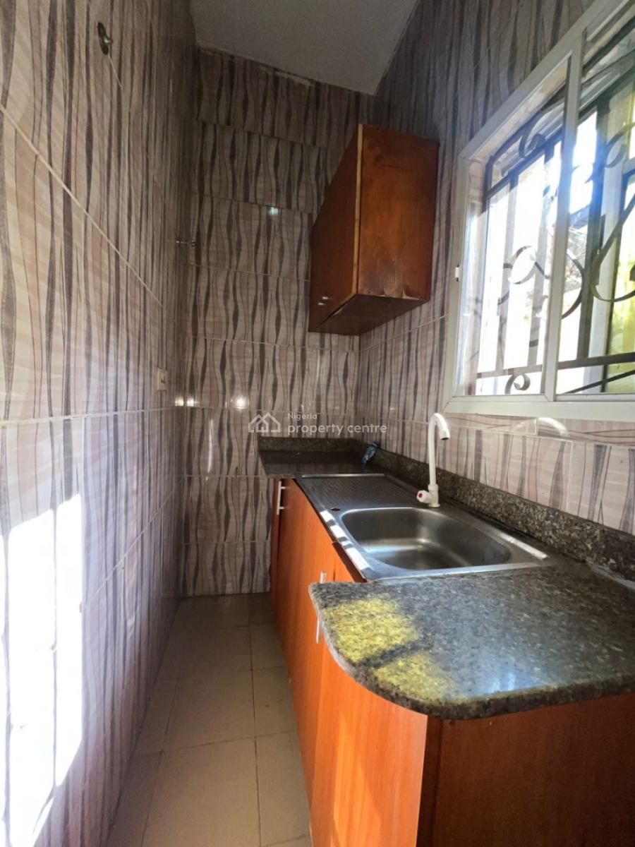 1 Bedroom Apartment, Ilaje, Lekki, Lagos, Mini Flat (room and Parlour) for Rent