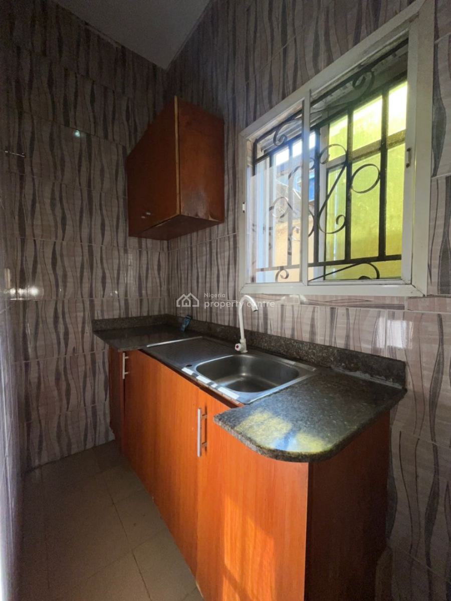 1 Bedroom Apartment, Ilaje, Lekki, Lagos, Mini Flat (room and Parlour) for Rent
