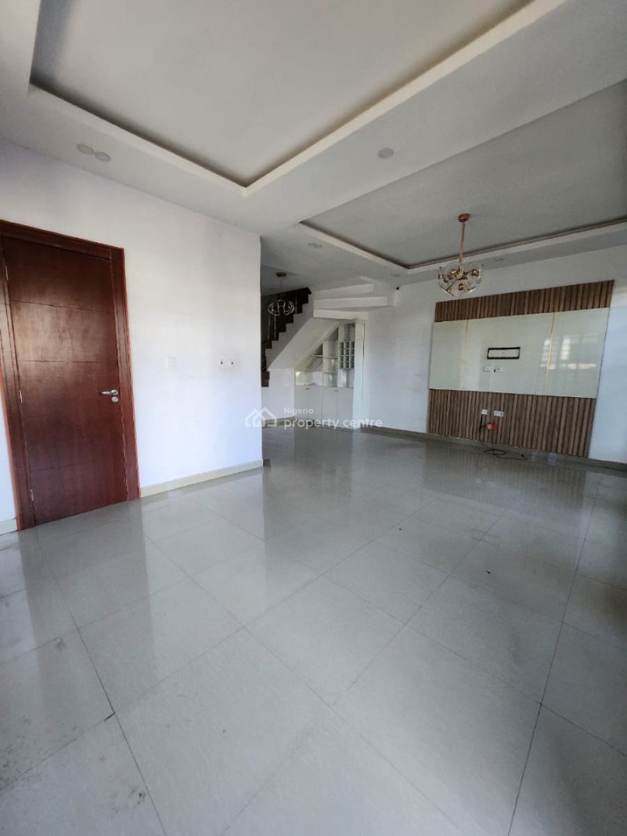 a Well Used 4 Bedrooms Semi Detached Duplex with a Bq, Orchid Road Lekki, Lekki Phase 2, Lekki, Lagos, Semi-detached Duplex for Rent