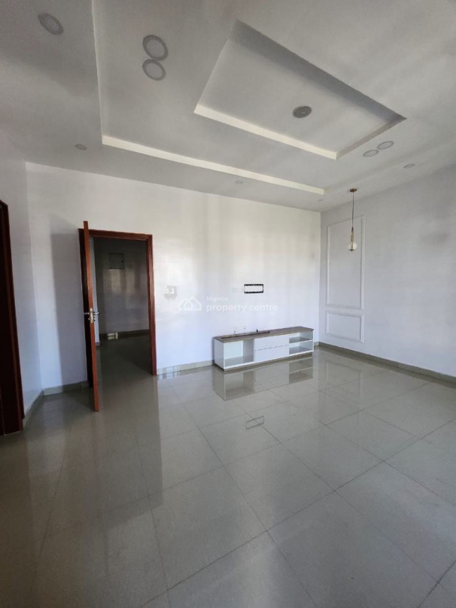 a Well Used 4 Bedrooms Semi Detached Duplex with a Bq, Orchid Road Lekki, Lekki Phase 2, Lekki, Lagos, Semi-detached Duplex for Rent
