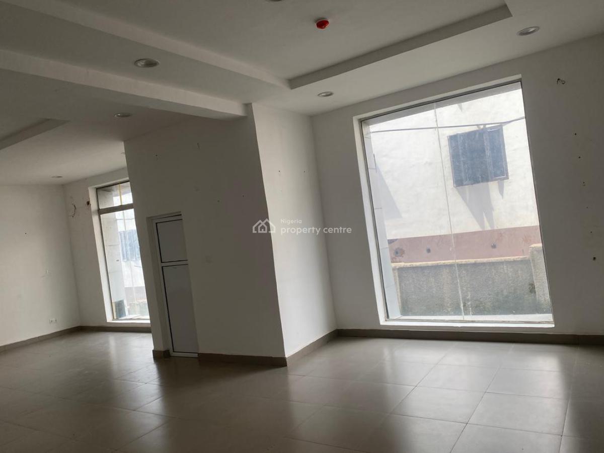 57.28sqm Ground Floor Shop/office Space, Guzape District, Abuja, Plaza / Complex / Mall for Rent