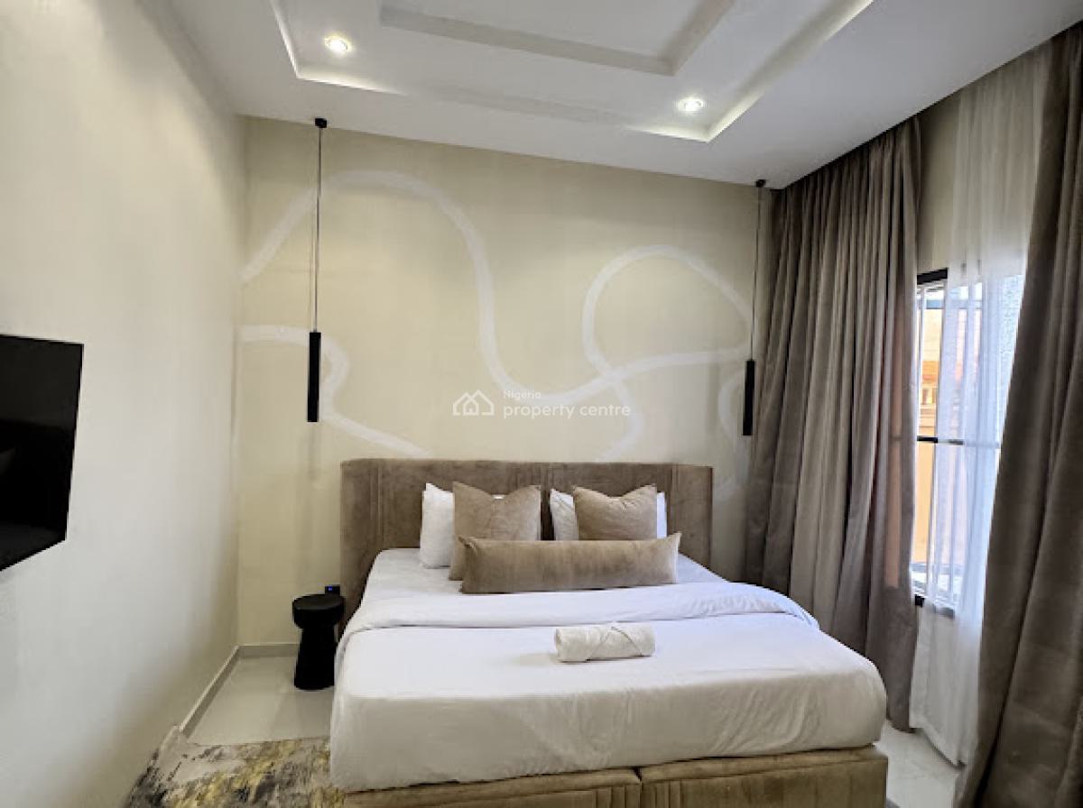 Cozy 3 Bedroom Apartment, Furo Ezimora Street, Lekki Phase 1, Lekki, Lagos, Flat / Apartment Short Let