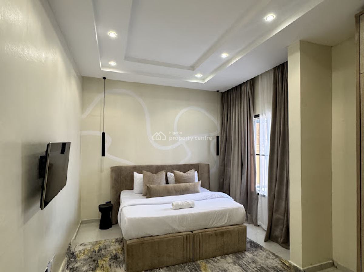 Cozy 3 Bedroom Apartment, Furo Ezimora Street, Lekki Phase 1, Lekki, Lagos, Flat / Apartment Short Let