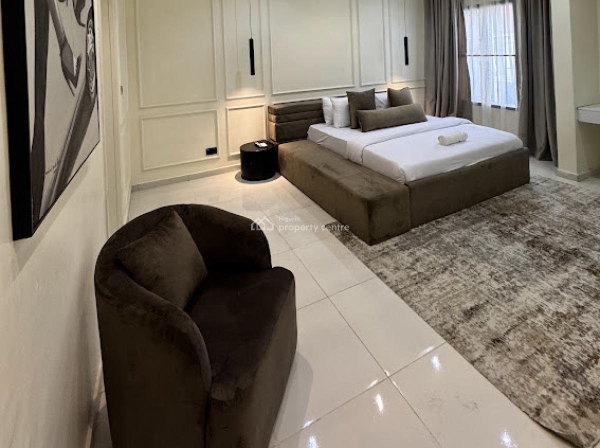 Cozy 3 Bedroom Apartment, Furo Ezimora Street, Lekki Phase 1, Lekki, Lagos, Flat / Apartment Short Let