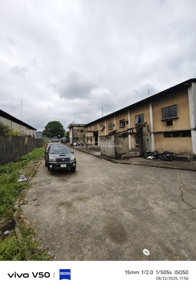 8,832.992m2-large One-bay Warehouse and  a Mini-warehouse., Eric Moore, Surulere, Lagos, Warehouse for Sale
