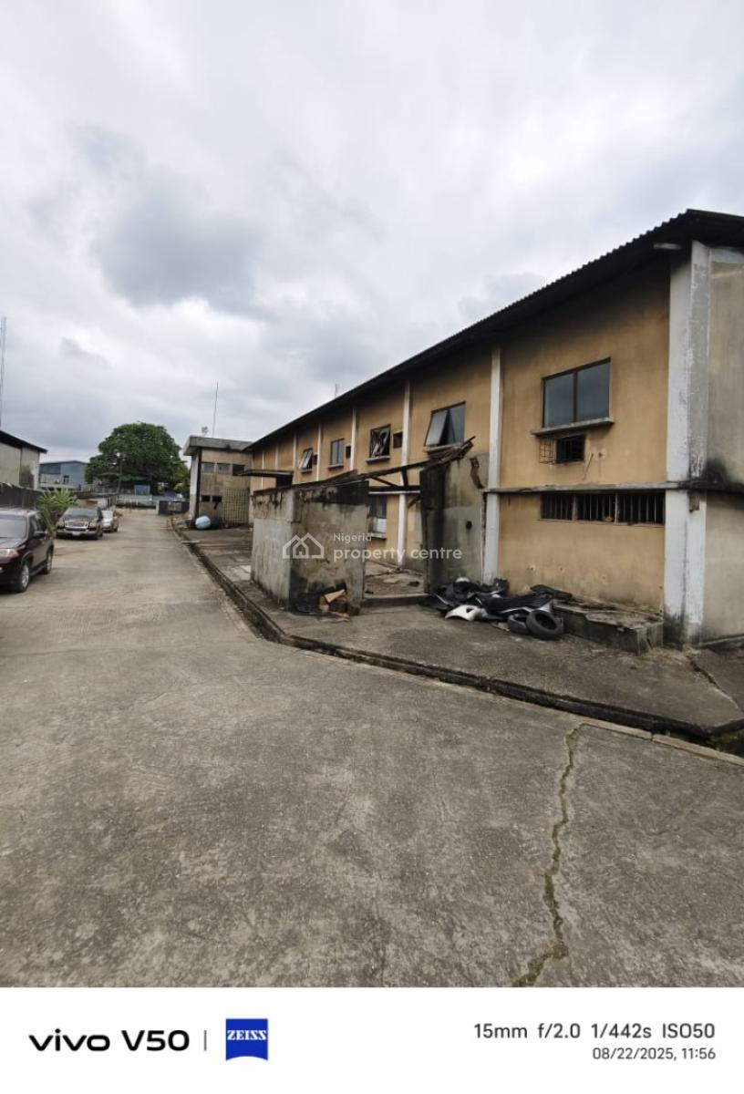 8,832.992m2-large One-bay Warehouse and  a Mini-warehouse., Eric Moore, Surulere, Lagos, Warehouse for Sale