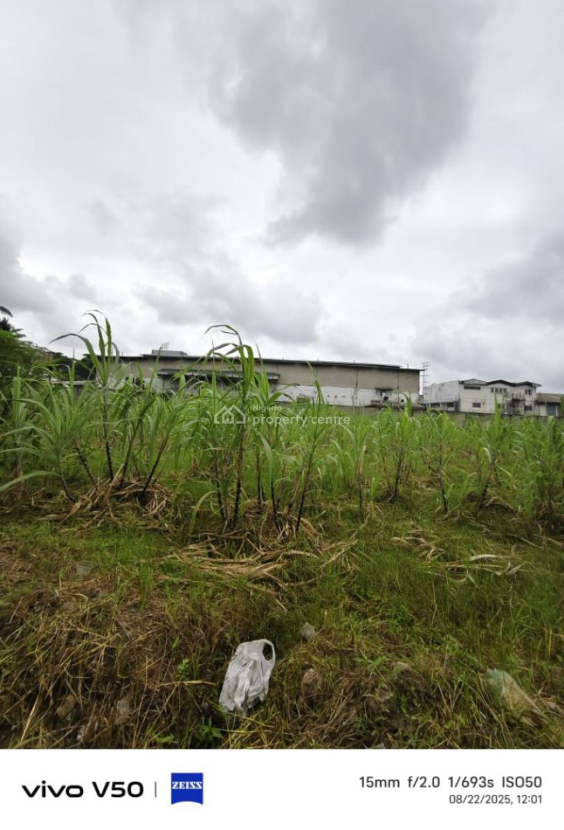 8,832.992m2-large One-bay Warehouse and  a Mini-warehouse., Eric Moore, Surulere, Lagos, Warehouse for Sale