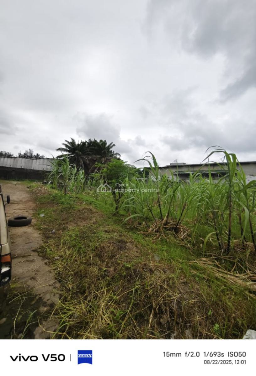 8,832.992m2-large One-bay Warehouse and  a Mini-warehouse., Eric Moore, Surulere, Lagos, Warehouse for Sale