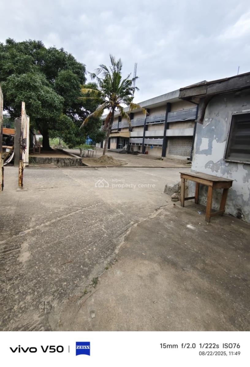 8,832.992m2-large One-bay Warehouse and  a Mini-warehouse., Eric Moore, Surulere, Lagos, Warehouse for Sale
