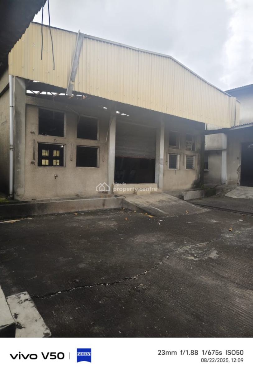 8,832.992m2-large One-bay Warehouse and  a Mini-warehouse., Eric Moore, Surulere, Lagos, Warehouse for Sale