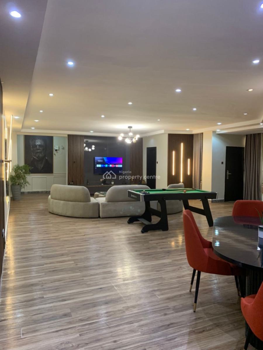 Spacious 3 Bedroom Apartment with Snooker Board, Babafemi Crescent, Lekki Phase 1, Lekki, Lagos, Flat / Apartment Short Let