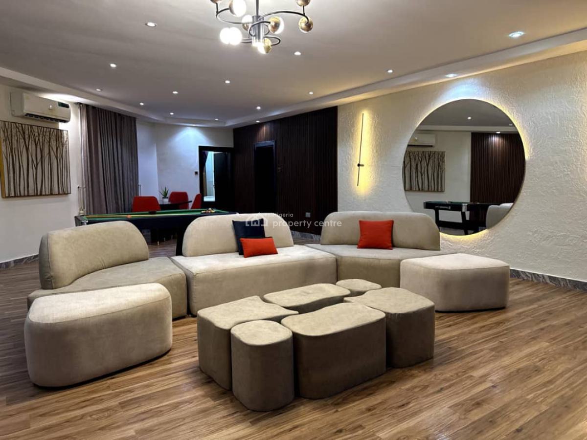 Spacious 3 Bedroom Apartment with Snooker Board, Babafemi Crescent, Lekki Phase 1, Lekki, Lagos, Flat / Apartment Short Let
