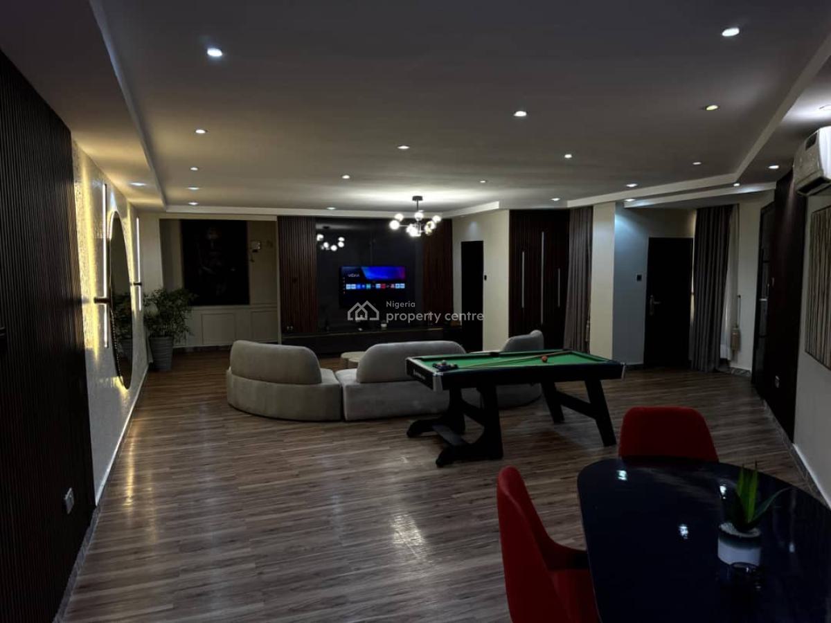 Spacious 3 Bedroom Apartment with Snooker Board, Babafemi Crescent, Lekki Phase 1, Lekki, Lagos, Flat / Apartment Short Let