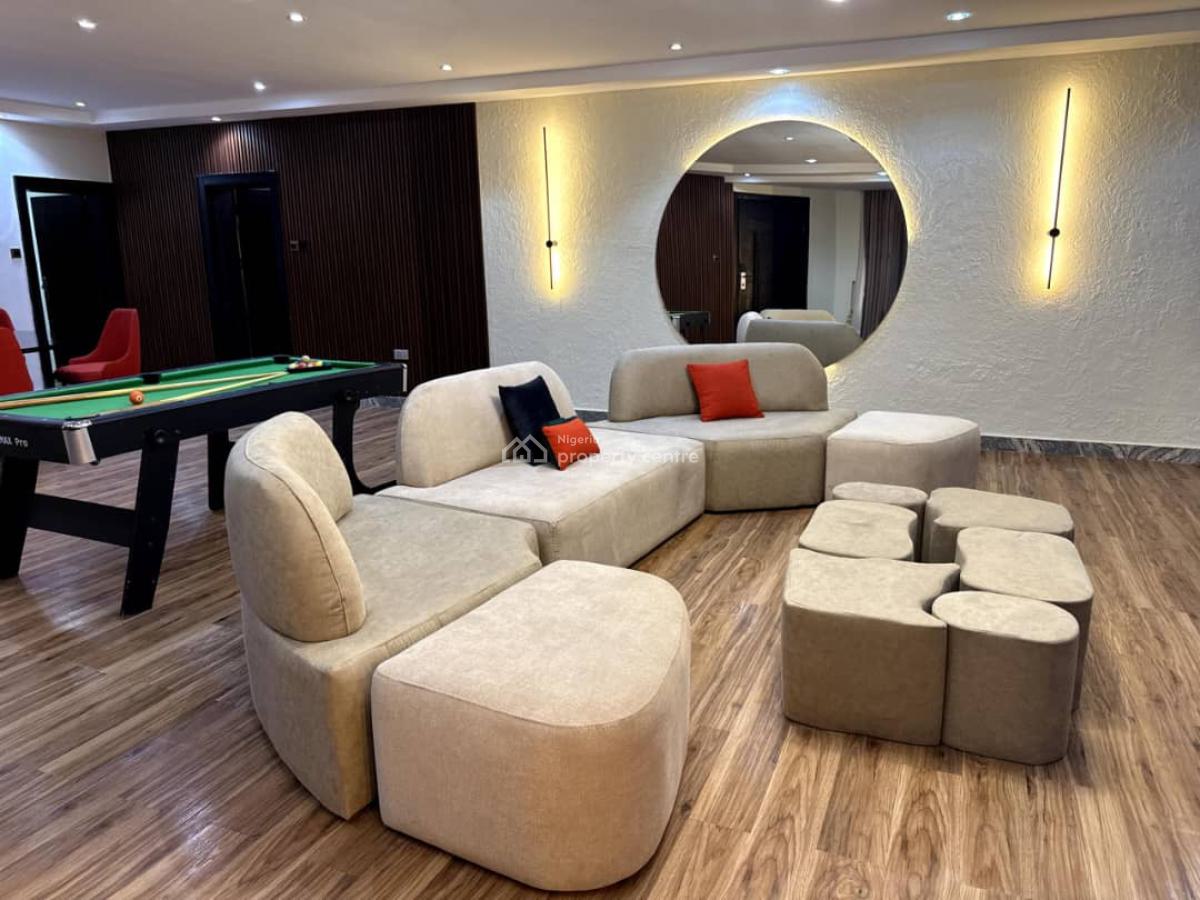Spacious 3 Bedroom Apartment with Snooker Board, Babafemi Crescent, Lekki Phase 1, Lekki, Lagos, Flat / Apartment Short Let
