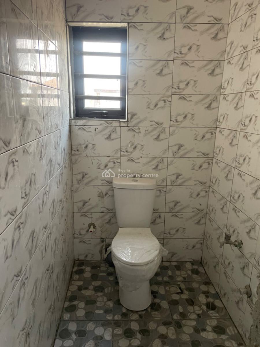 Exclusive 2 Bedroom Apartment, Yaba, Lagos, Flat / Apartment for Rent