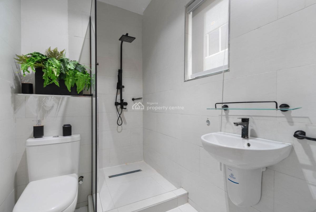 Luxury 3 Bed - 60 Seconds Away From Imax Cinema + Pool + Gym, Lekki Phase 1, Lekki, Lagos, Flat / Apartment Short Let