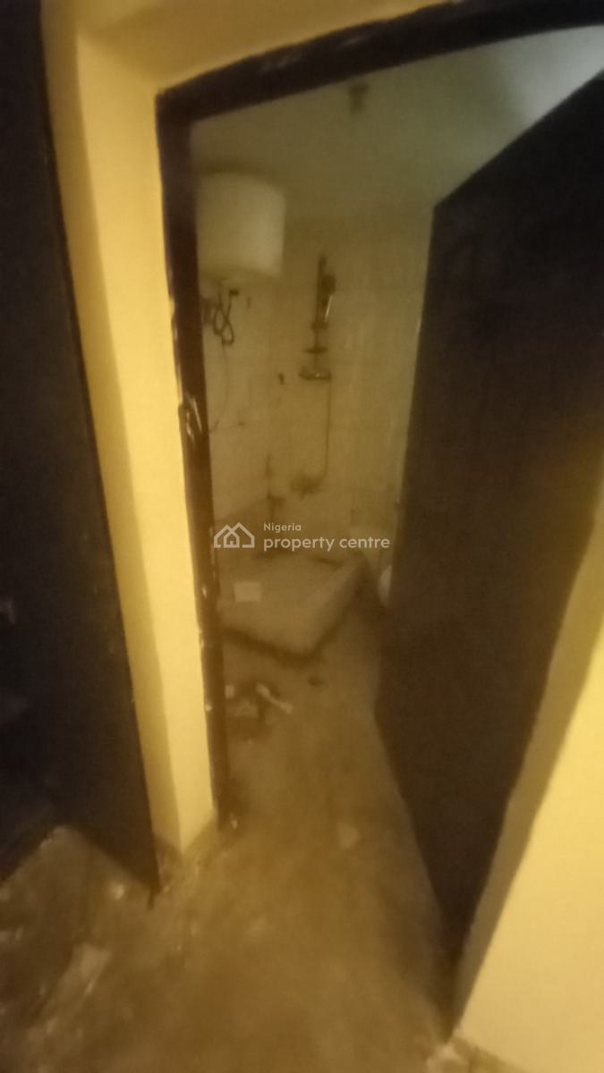 Well Renovated 2 Bedrooms Flat, News Engineering, Dawaki, Gwarinpa, Abuja, Flat / Apartment for Rent