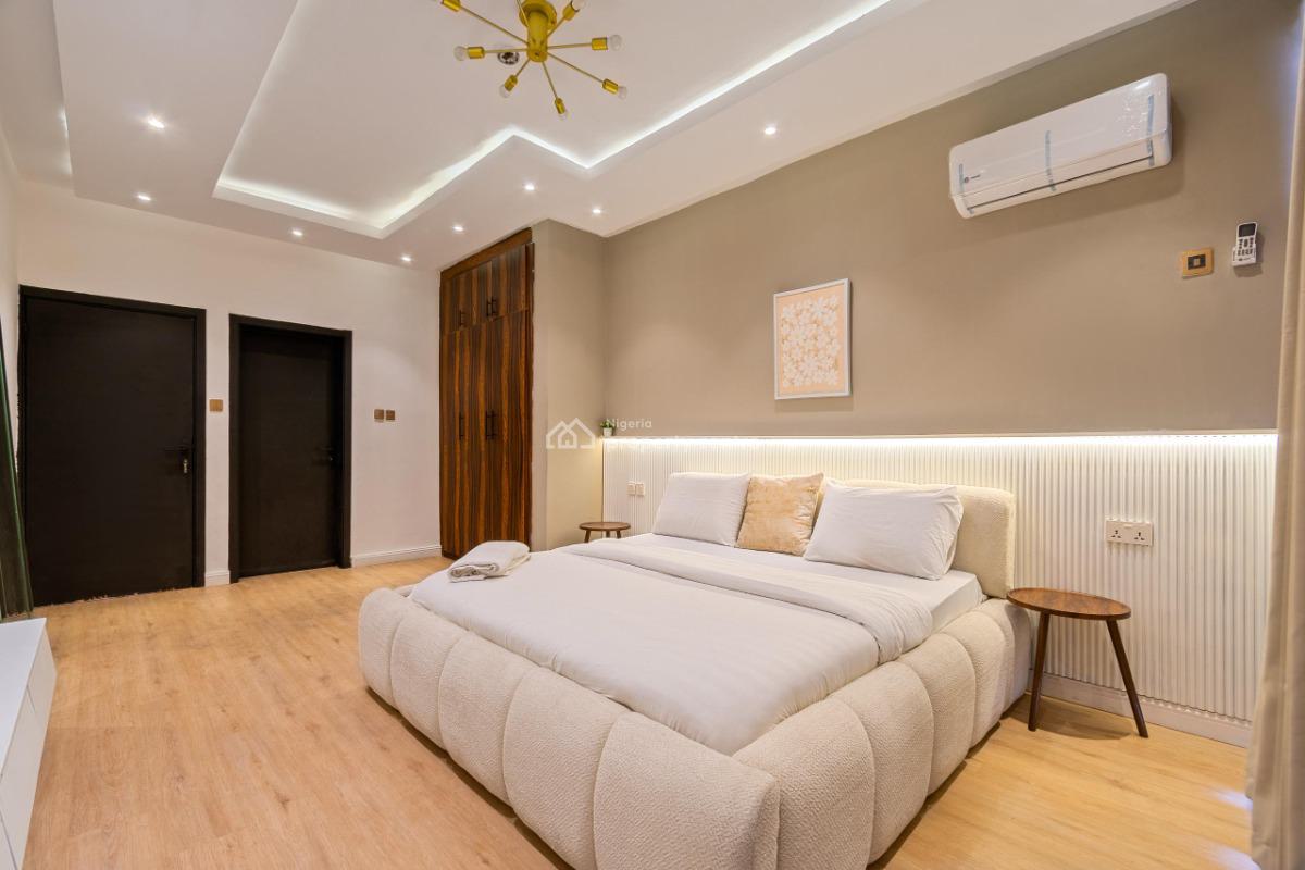 Luxury Waterfront 3 Bed + Pool + Ps5 + Snooker, Lekki Phase 1, Lekki, Lagos, Flat / Apartment Short Let