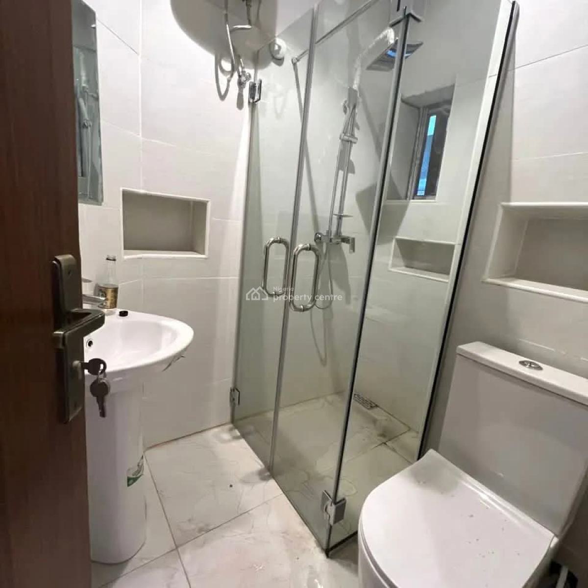 Tastefully Finished 3 Bedrooms Flat in Diplomatic Zone, Diplomatic Zone, Guzape District, Abuja, Flat / Apartment for Rent