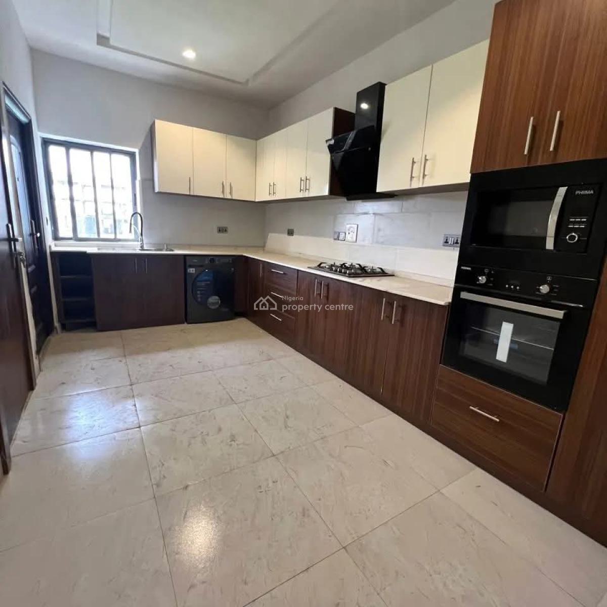Tastefully Finished 3 Bedrooms Flat in Diplomatic Zone, Diplomatic Zone, Guzape District, Abuja, Flat / Apartment for Rent