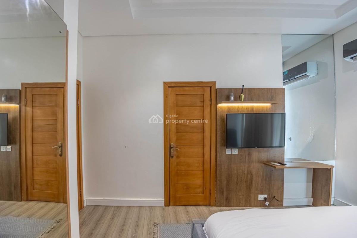 Luxurious 3 Bed Penthouse + Pool + Gym + Jacuzzi, Victoria Island (vi), Lagos, Flat / Apartment Short Let
