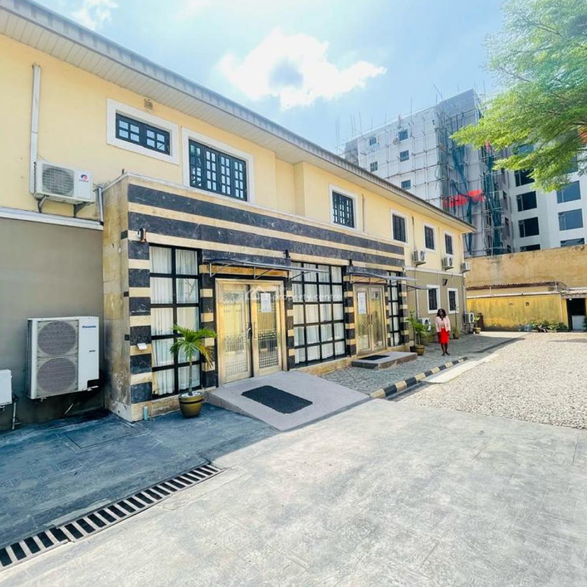 Functioning 32rooms Hotel at Ikeja Lagos, Joel Ogunaike Street , Ikeja Gra, Ikeja Gra, Ikeja, Lagos, Hotel / Guest House for Sale