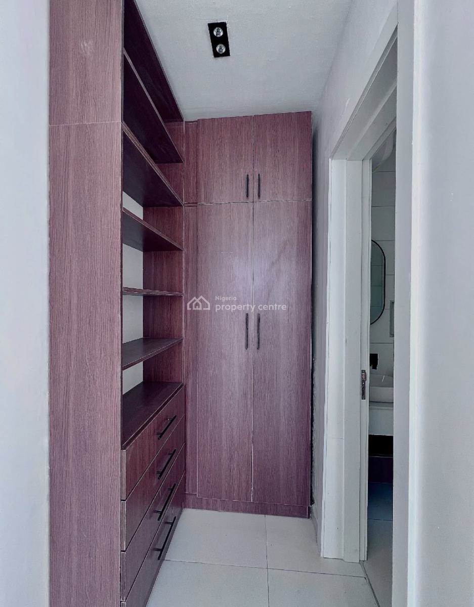 Fully Serviced 2 Bedroom Apartment with Swimming Pool and Gym, Ologolo, Ologolo, Lekki, Lagos, Block of Flats for Sale