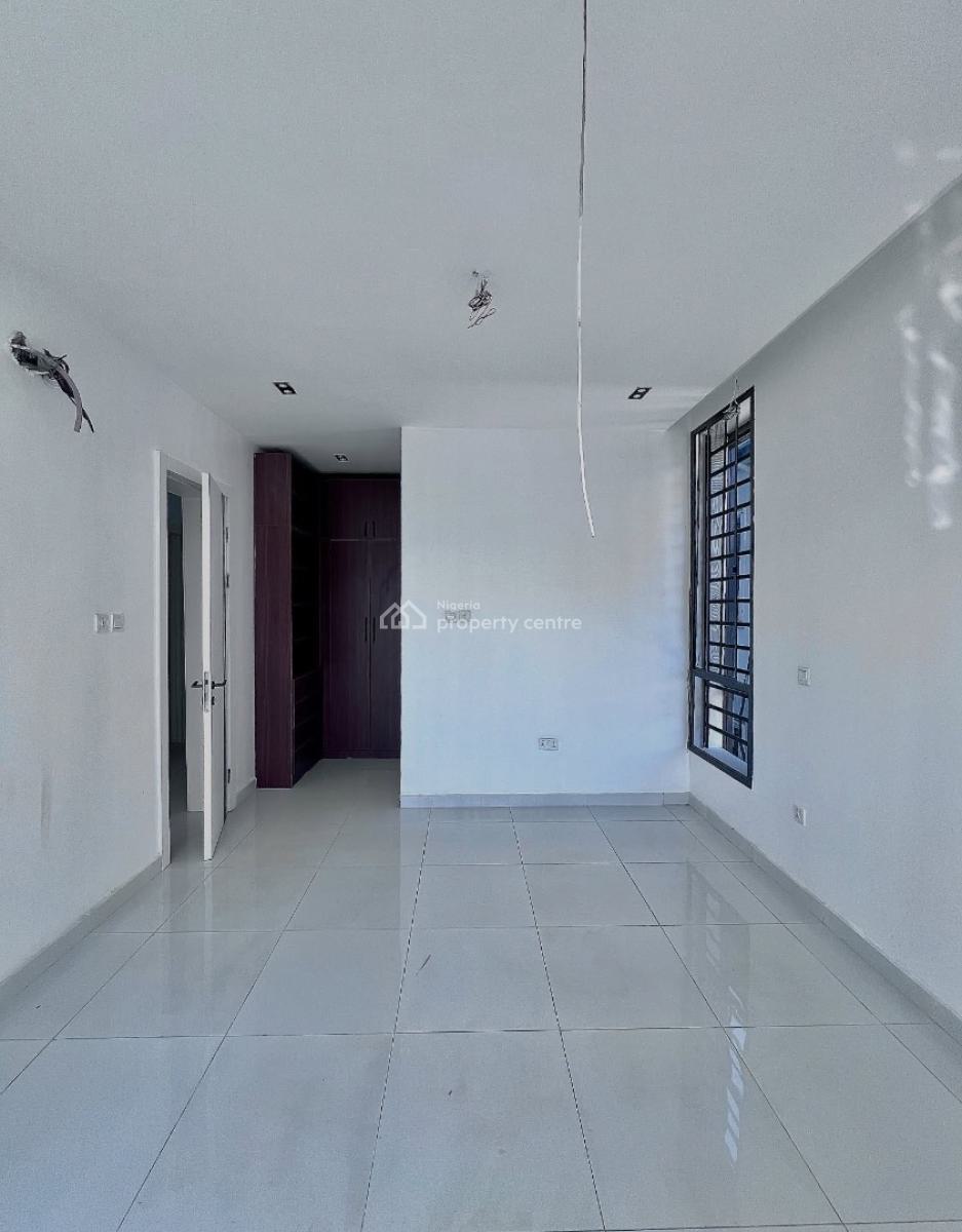 Fully Serviced 2 Bedroom Apartment with Swimming Pool and Gym, Ologolo, Ologolo, Lekki, Lagos, Block of Flats for Sale