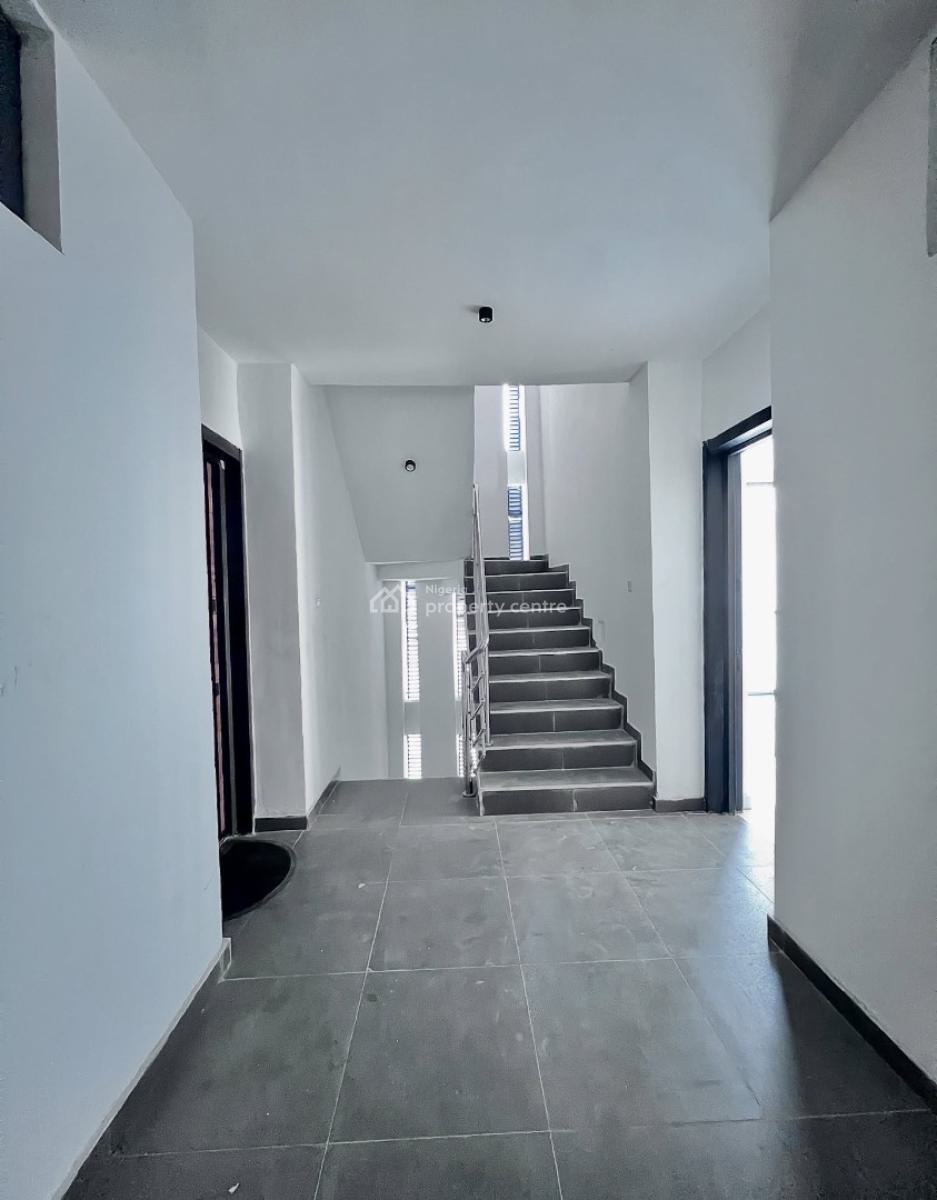 Fully Serviced 2 Bedroom Apartment with Swimming Pool and Gym, Ologolo, Ologolo, Lekki, Lagos, Block of Flats for Sale