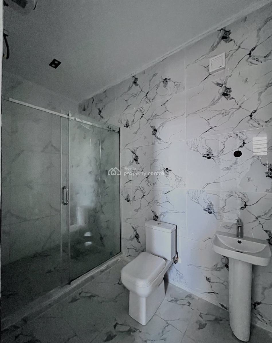 Fully Serviced 3 Bedroom Apartment with Bq, Ologolo, Ologolo, Lekki, Lagos, Block of Flats for Sale