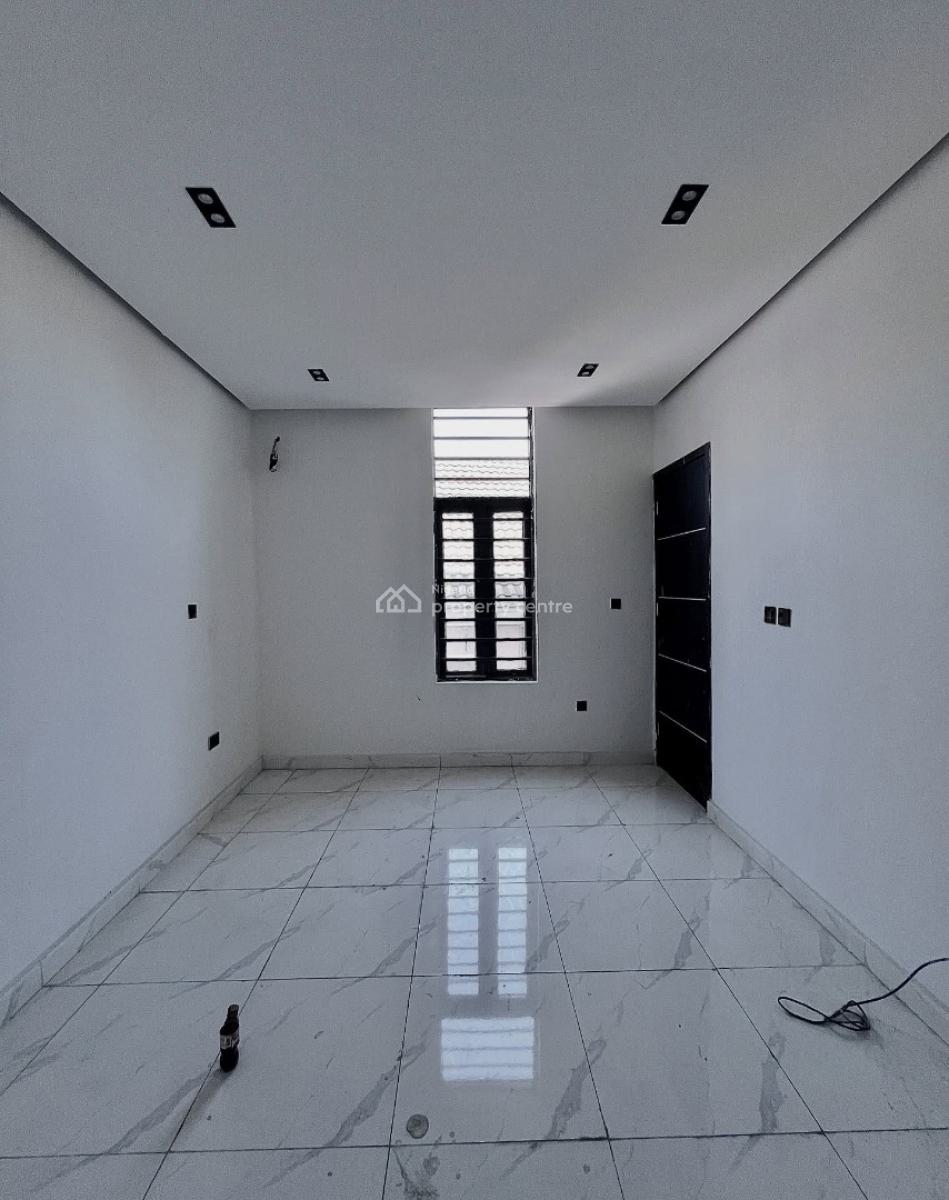 Fully Serviced 3 Bedroom Apartment with Bq, Ologolo, Ologolo, Lekki, Lagos, Block of Flats for Sale