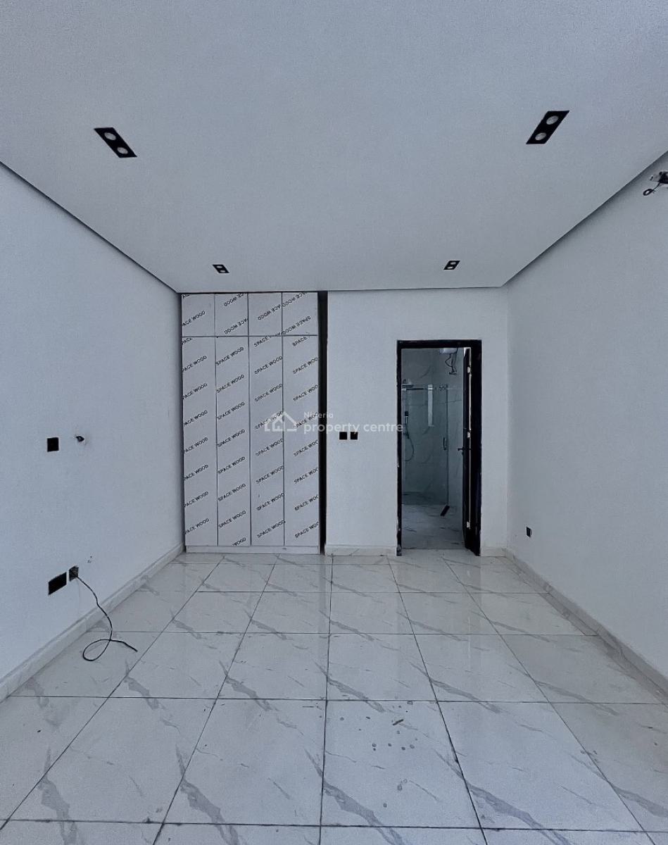 Fully Serviced 3 Bedroom Apartment with Bq, Ologolo, Ologolo, Lekki, Lagos, Block of Flats for Sale