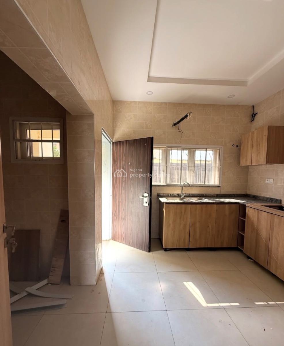 Standard 3bedroom Terrace with Bq, Jahi, Abuja, Terraced Duplex for Rent